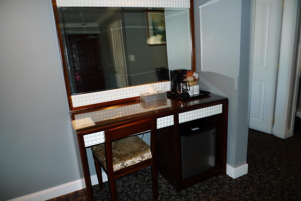 The Deluxe Hotel แวนคูเวอร์ ภายนอก รูปภาพ